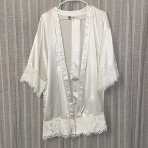 Lulus Ivory Satin Lace Robe